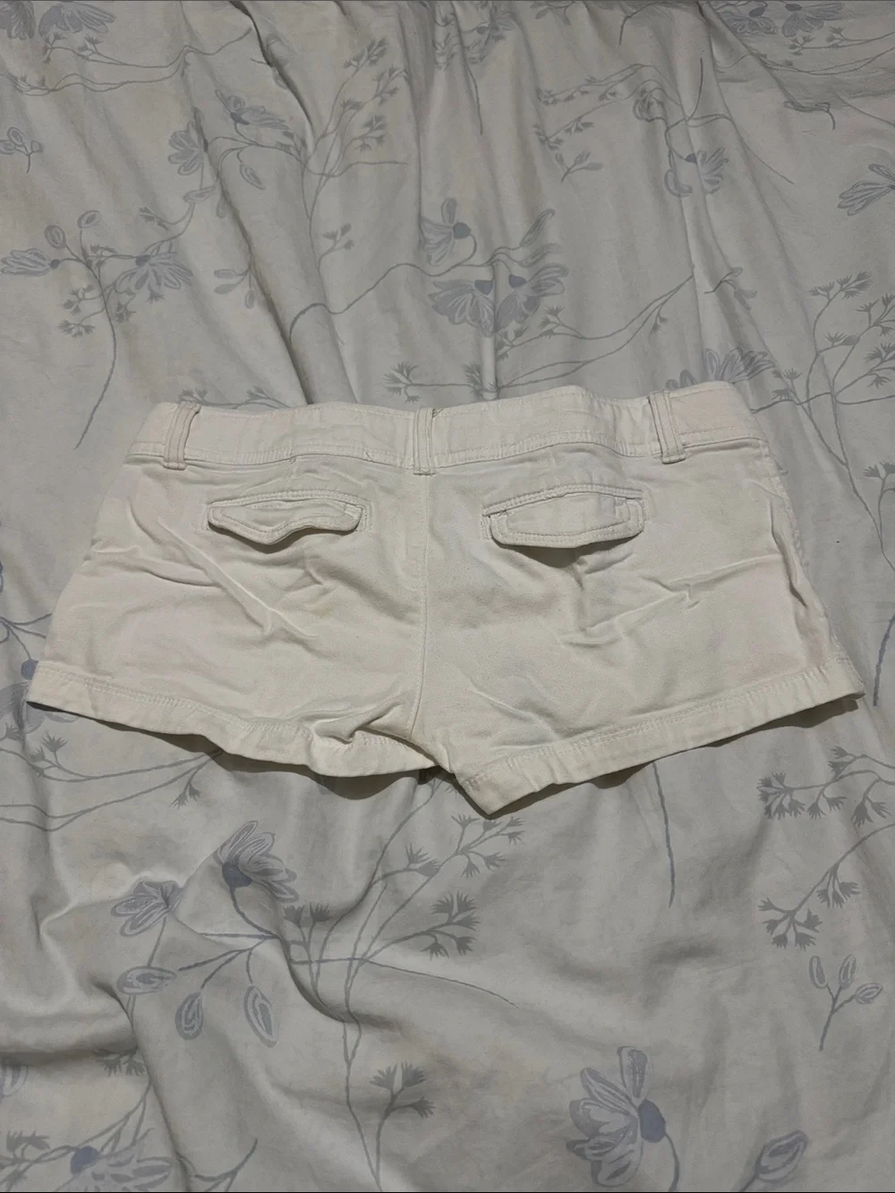 Abercrombie & Fitch Women Low Rise Chino Shorts (Size: 0)
